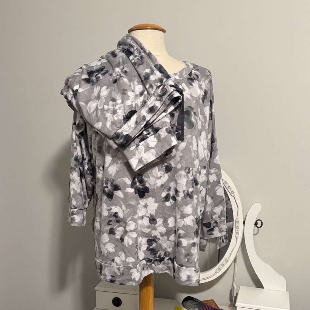 Floral Gray Women's Pajama Set